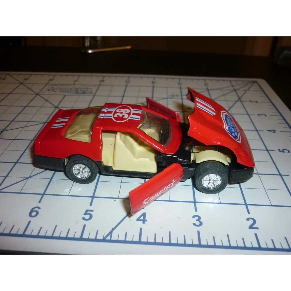 Schmidt's Blue Ribbon Quality Red Corvette C4 Diecast Toy Car #38‎ Opening Hood